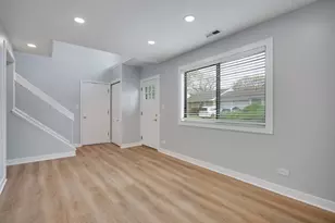 1624 E Waterford Ln, Palatine, IL 60074 - Photo 5
