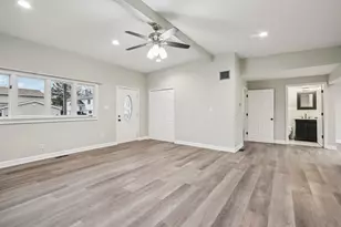 402 Lily Ln, Lakemoor, IL 60051 - Photo 9
