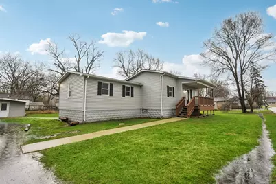 402 Lily Lane, Lakemoor, IL 60051 - Photo 3