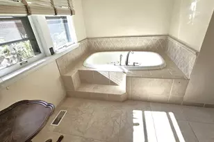 410 N Raynor Ave, Joliet, IL 60435 - Photo 33
