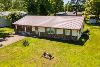 209 N West Street, Earlville, IL 62932 - Photo 1