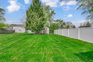 27W032 Cooley Ave, Winfield, IL 60190 - Photo 17