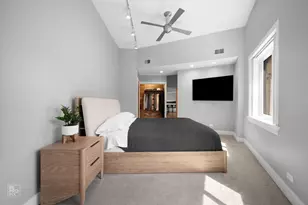 3325 N Lincoln Ave, Chicago, IL 60657 - Photo 21