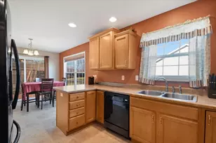 705 Bergamot St, Savoy, IL 61874 - Photo 7