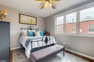 1523 W Henderson St, Chicago, IL 60657 - Photo 17