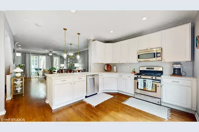 1523 W Henderson Street #E, Chicago, IL 60657 - Photo 11