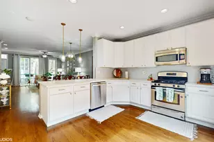 1523 W Henderson St, Chicago, IL 60657 - Photo 11