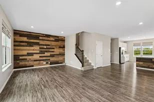 2370 Southwind Blvd, South Elgin, IL 60177 - Photo 3