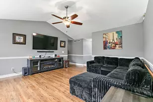 7081 Mullinshire Way, Machesney Park, IL 61115 - Photo 5