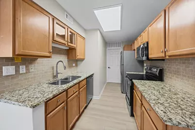 509 Aurora Avenue #202, Naperville, IL 60540 - Photo 9
