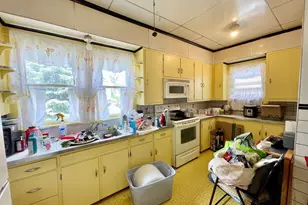 521 S Central St, Gilman, IL 60938 - Photo 5