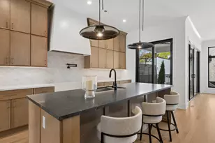 2214 W Oakdale Ave, Chicago, IL 60618 - Photo 13