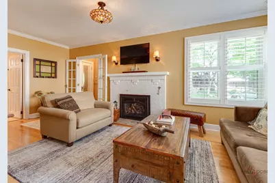 805 S Mitchell Avenue, Arlington Heights, IL 60005 - Photo 5