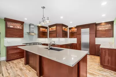 10S060 Clarendon Hills Road, Willowbrook, IL 60527 - Photo 11
