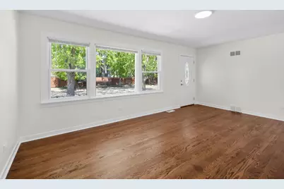 6207 W Eastwood Avenue, Chicago, IL 60630 - Photo 3