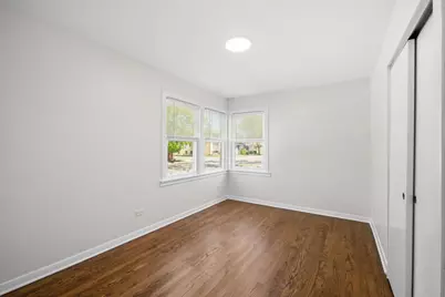 6207 W Eastwood Avenue, Chicago, IL 60630 - Photo 9