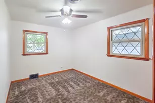 1718 Grace St, Streator, IL 61364 - Photo 9