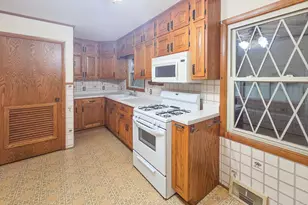 1718 Grace St, Streator, IL 61364 - Photo 5