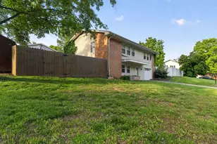 4900 Hill Dr, Godfrey, IL 62035 - Photo 9
