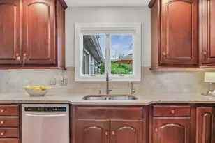 1525 Saratoga Ct, Libertyville, IL 60048 - Photo 29