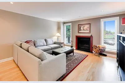 132 Frank Lloyd Wright Lane, Oak Park, IL 60302 - Photo 5