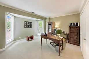 132 Frank Lloyd Wright Ln, Oak Park, IL 60302 - Photo 15