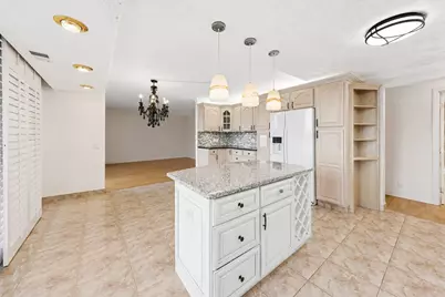 2 S Atrium Way #603, Elmhurst, IL 60126 - Photo 3