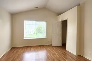 157 W Aldridge Ln, Round Lake, IL 60073 - Photo 7
