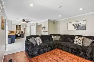 335 Farmhill Cir, Wauconda, IL 60084 - Photo 7
