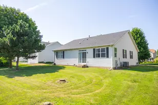 24221 Cedar Creek Ln, Plainfield, IL 60586 - Photo 3