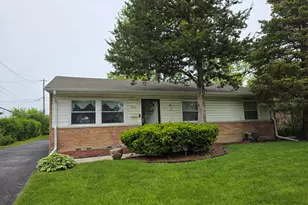 924 Blackhawk Dr, University Park, IL 60484 - Photo 1