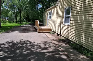 21 Wilson Ave, Joliet, IL 60433 - Photo 11