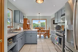 402 Savoy Dr, Shorewood, IL 60404 - Photo 11