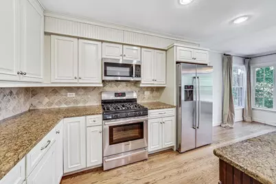 1040 Forest Hill Road, Lake Forest, IL 60045 - Photo 11