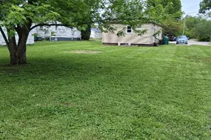 909 Cable St, Streator, IL 61364 - Photo 5