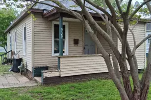 909 Cable St, Streator, IL 61364 - Photo 1