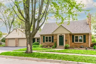 318 Second Ave, Libertyville, IL 60048 - Photo 1