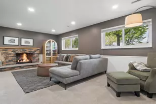 2305 N Williamsburg St, Arlington Heights, IL 60004 - Photo 15