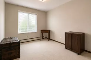301 Gregory St, Aurora, IL 60504 - Photo 7