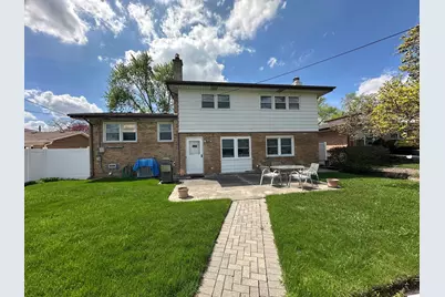 8154 W Lyons Street, Niles, IL 60714 - Photo 9