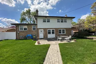 8154 W Lyons St, Niles, IL 60714 - Photo 9