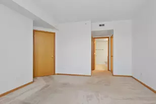 201 W Brush Hill Rd, Elmhurst, IL 60126 - Photo 15