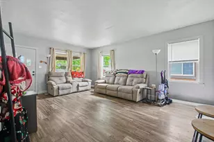 1521 Fisher St, Pekin, IL 61554 - Photo 11