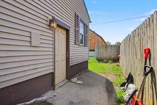 1521 Fisher St, Pekin, IL 61554 - Photo 23
