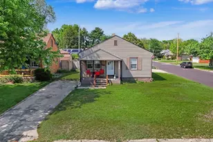 1521 Fisher St, Pekin, IL 61554 - Photo 5
