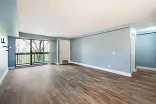 1840 Huntington Blvd, Hoffman Estates, IL 60169 - Photo 3
