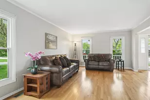 4255 Oak Knoll Ln, Hoffman Estates, IL 60192 - Photo 5