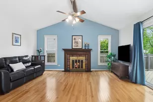 4255 Oak Knoll Ln, Hoffman Estates, IL 60192 - Photo 15