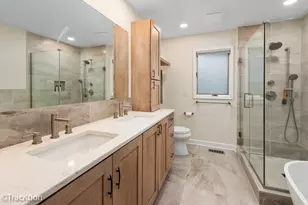 1401 Golden Bell Ct, Downers Grove, IL 60515 - Photo 15