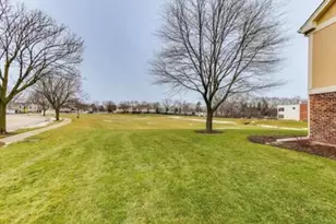 1022 Boxwood Ct, Wheeling, IL 60090 - Photo 21